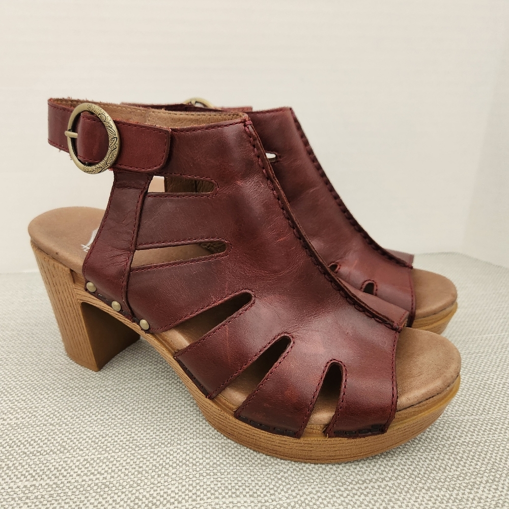 Dansko Demetra Size 38 Burgundy Brown Leather Sandals Peep Toe Heeled